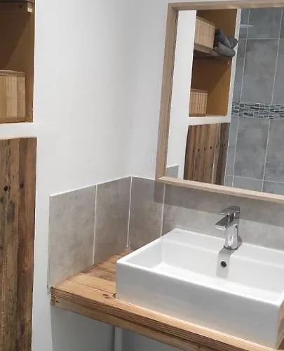 à La Campagne La Grange Le Glorit Casa vacanze Val-de-Livenne